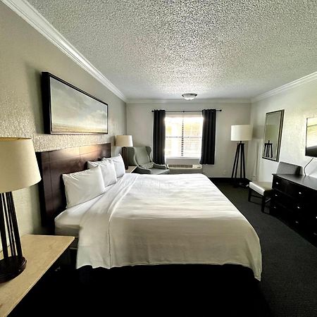 Ferry Pass At Home Inn - Pensacola מראה חיצוני תמונה