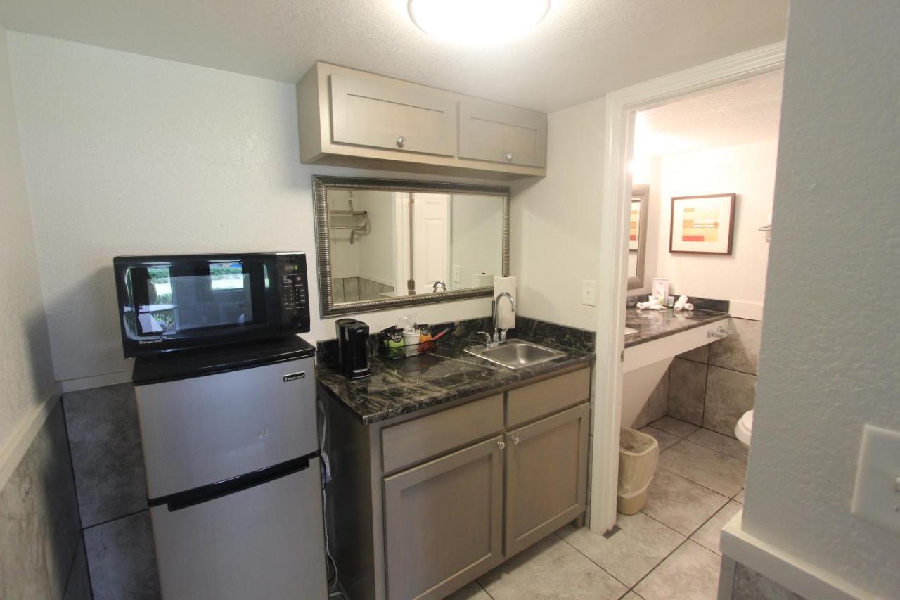 Ferry Pass At Home Inn - Pensacola מראה חיצוני תמונה