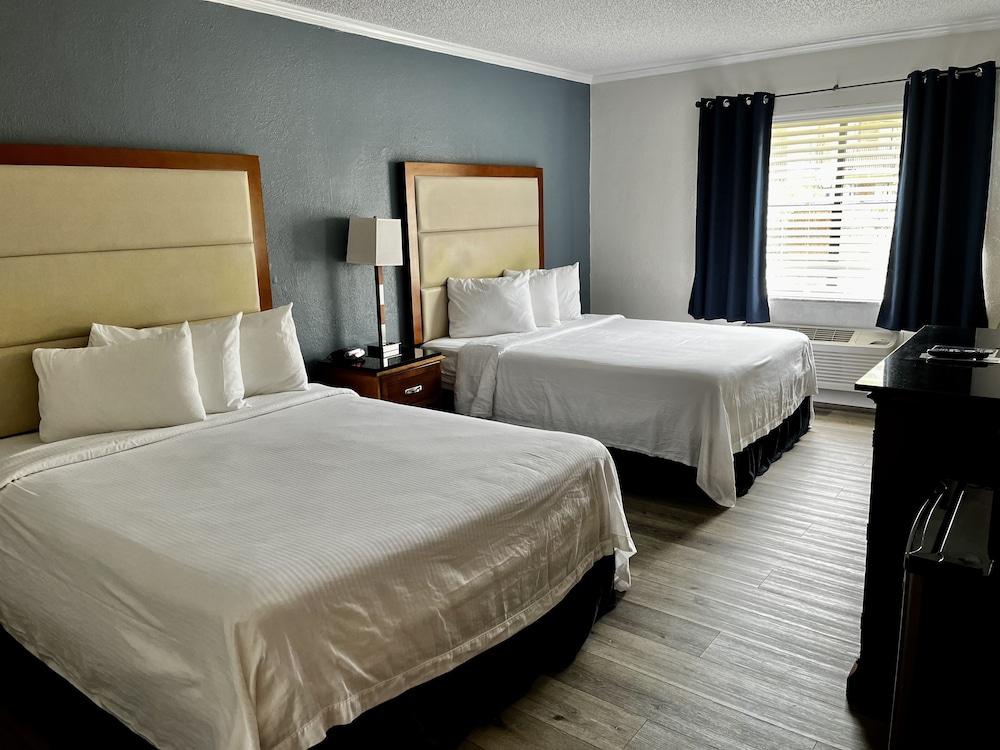Ferry Pass At Home Inn - Pensacola מראה חיצוני תמונה