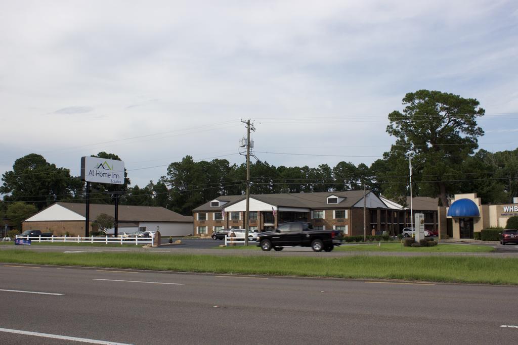 Ferry Pass At Home Inn - Pensacola מראה חיצוני תמונה
