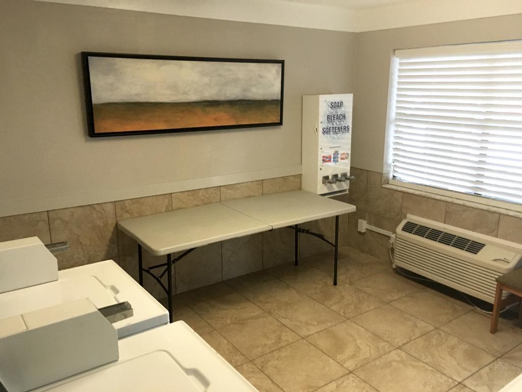 Ferry Pass At Home Inn - Pensacola מראה חיצוני תמונה