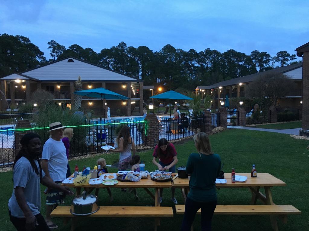 Ferry Pass At Home Inn - Pensacola מראה חיצוני תמונה
